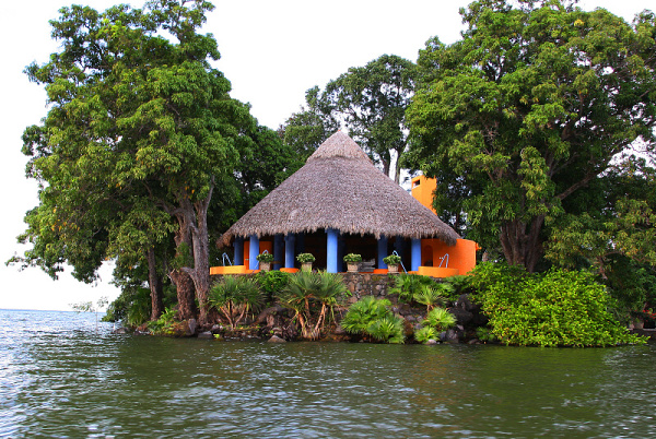 NIKARAGUA - Ostrovčeky na jazere Nicaragua.jpg