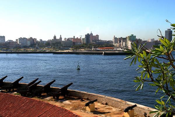 Kuba  - Havana z pevnosti el Morro.jpg