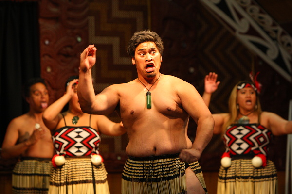 NOVÝ ZÉLAND - Maori- Bojový tanec Haka.JPG