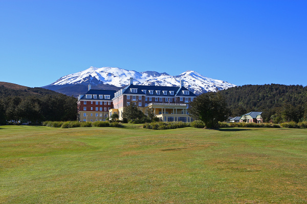 NOVÝ ZÉLAND - Hotel Tongariro pod sopkou Ruapehu.JPG