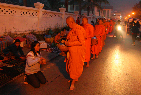 LAOS - LUANG PRABANG - RANNÁ OBETA 1.jpg