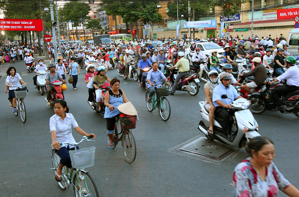 VIETNAM - SAIGON - NA KRIŹOVATKE 2.jpg