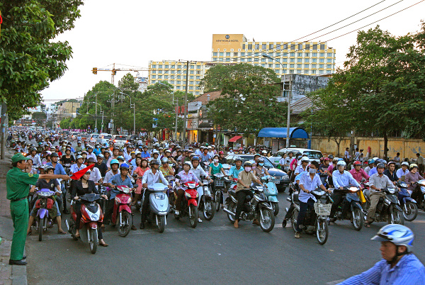 VIETNAM - SAIGON - NA KRIŹOVATKE 1.jpg