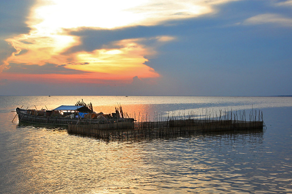 KAMBODŹA - ŹIVOT NA JAZERE TONLE SAP 8.jpg