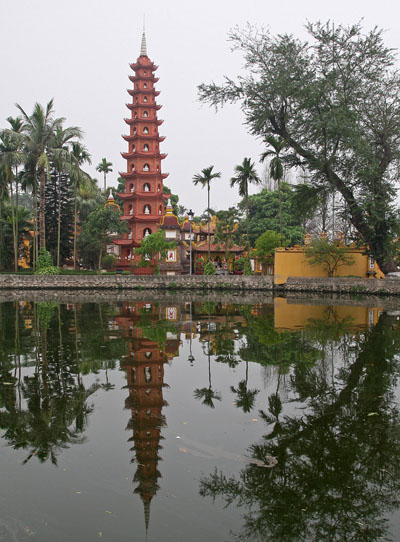 VIETNAM - HANOI - PAGODA.jpg