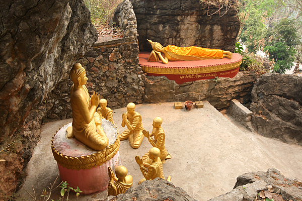 LAOS - SOCHY BUDHOV NAD LUANG PRABANGOM WEB.jpg