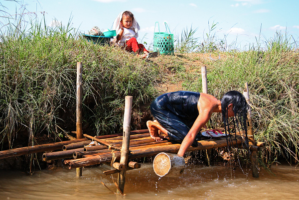 Jazero Inle,kúpelňa 2.jpg